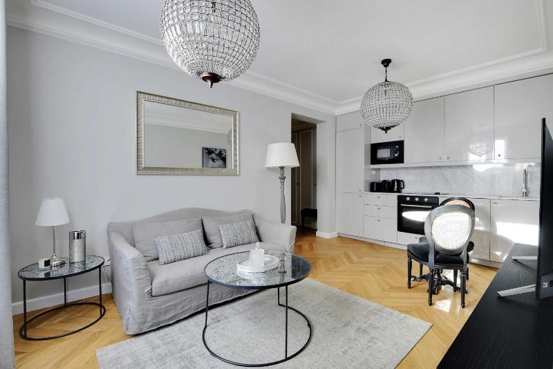 Charming Apartment- 1BR4P- Place victor hugo — отель в Париже, Франция
