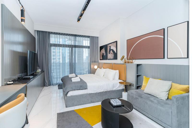 Chic Studio with Balcony 5 Mins walk to Dubai Mall — забронировать отель в Дубае