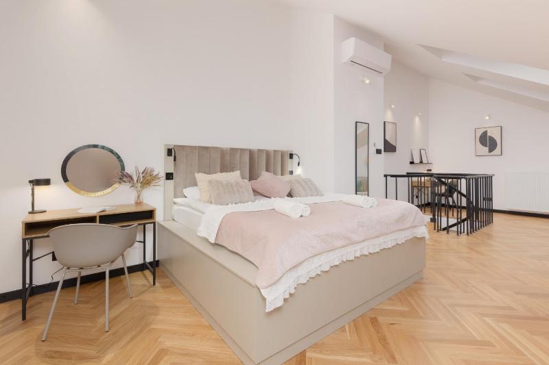 Praga Duplex Apartment Premium Warsaw by Noclegi Renters — комфортный отель в Варшаве