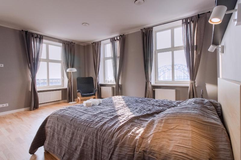 Modern apartment in Old Riga with a river view — комфортный отель в риге