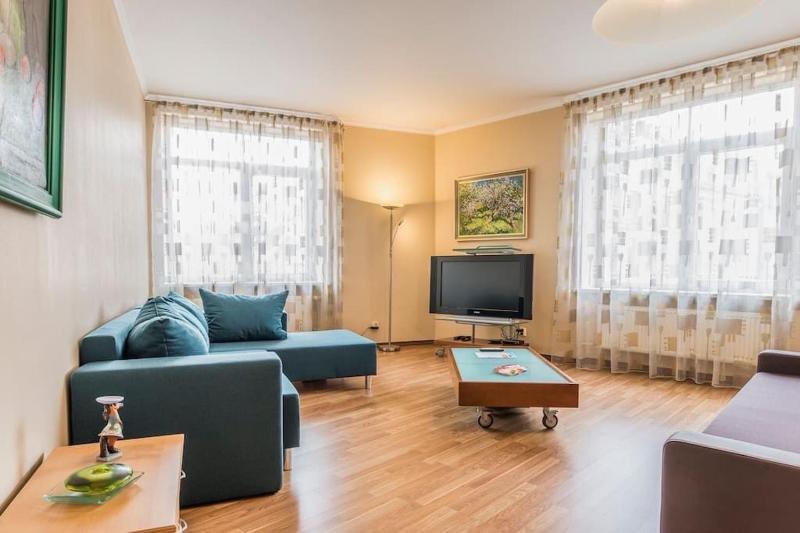 Old Town Apartment Next to Saint Peter's Church — комфортный отель в риге