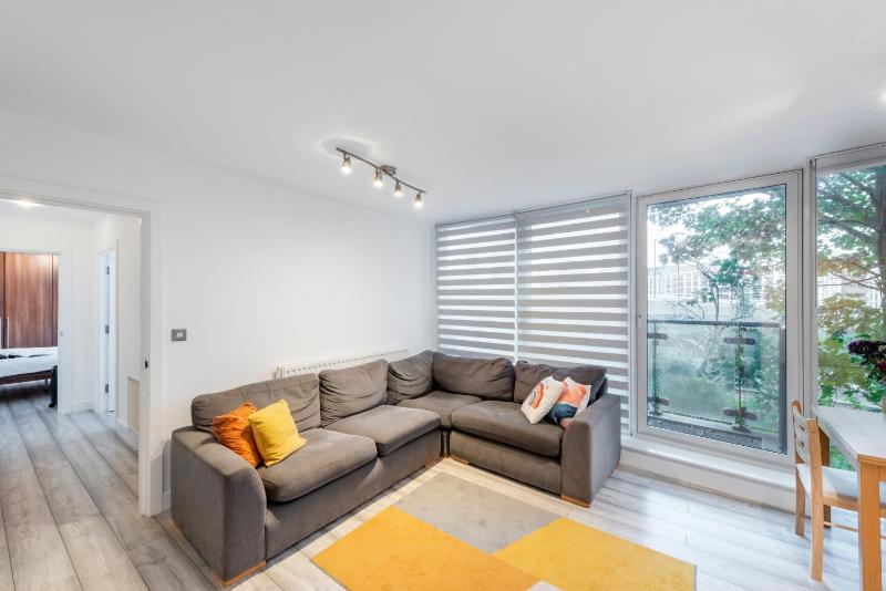 Modern Central 2bed 2bath Stratford Apt — отель в Лондоне, Соединенное Королевство
