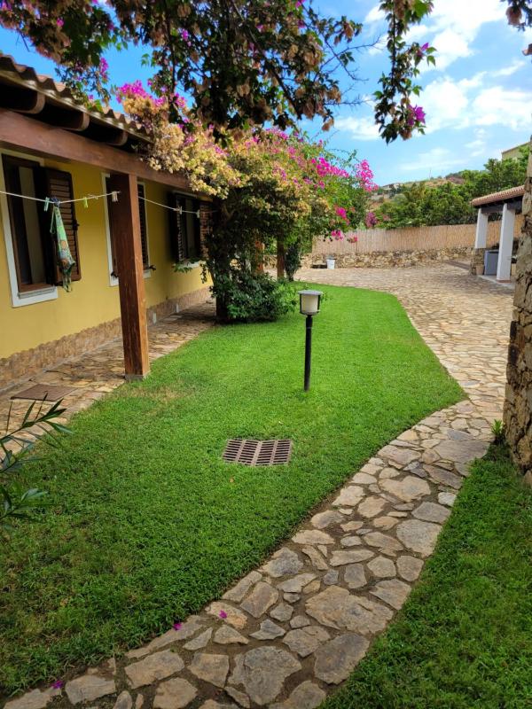 Villa Azzurra a Tertenìa - Elegante villa con piscina