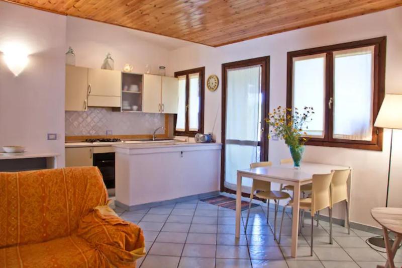 PalmTreeHouse a Olbia - Lussuosa Villa con Piscina