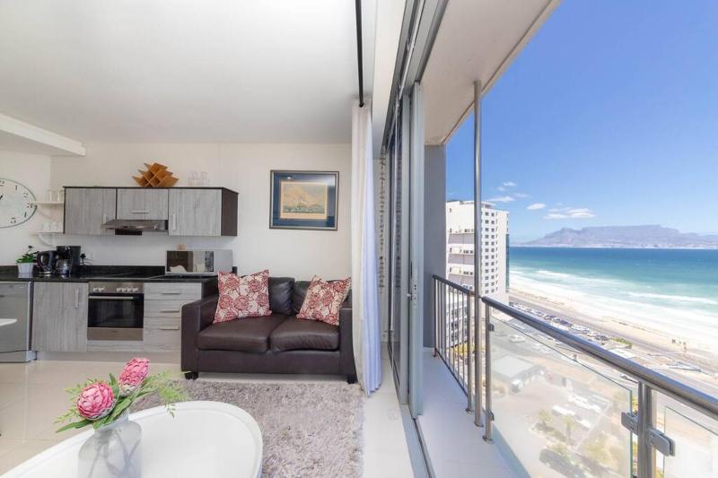 Infinity 704 lovely 2 bedroom with amazing views — забронировать отель в Кейптауне