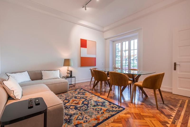 Цены на Magnificent 4BDR Apartment in Lisbon by LovelyStay в Лиссабоне