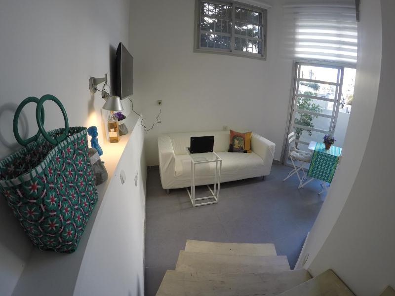 Tel Hai City Studio Center Apartment By Nimizz — отель с удобным расположением в Тель-Авиве