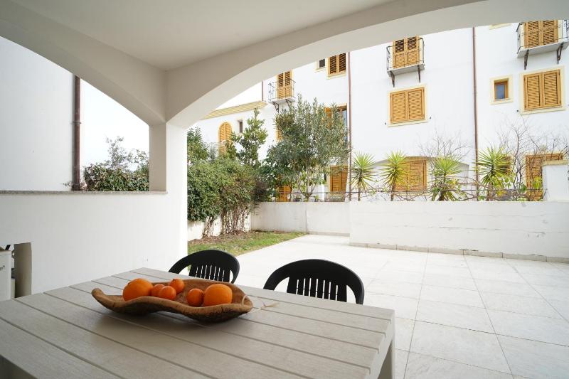 PAOLA 1 a Tortolì - Spazioso Appartamento con Balcone