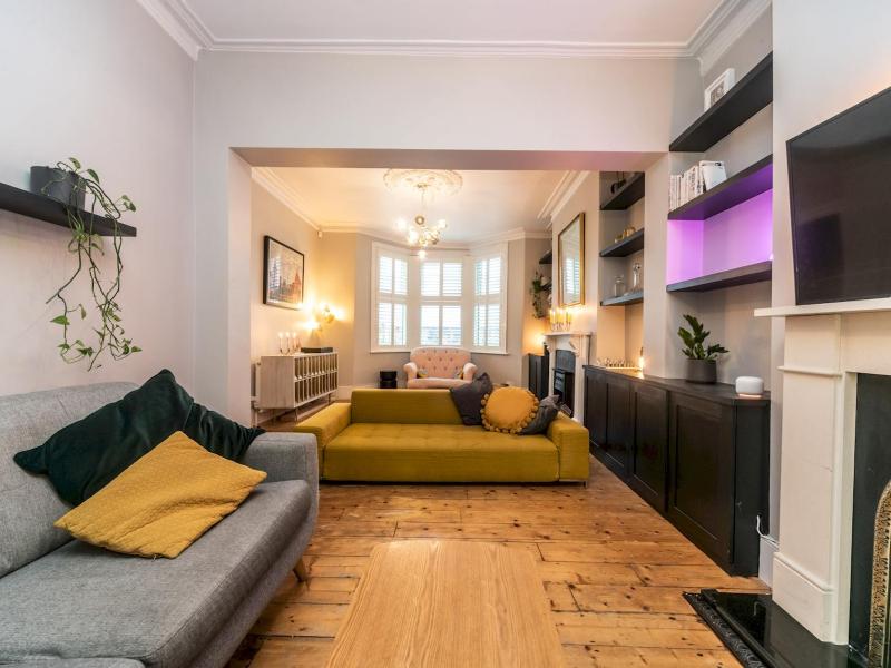 Pass the Keys Beautiful Spacious Home — забронировать отель в Лондоне