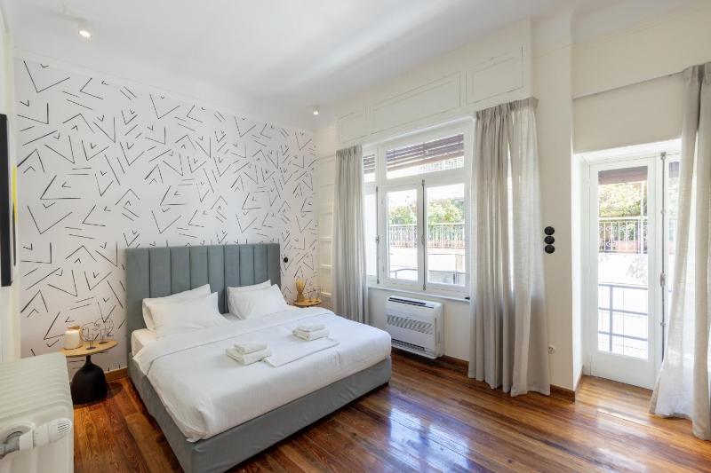 Цены на An Outstanding 3 bdrm Apartment in the Heart of Athens в Афины