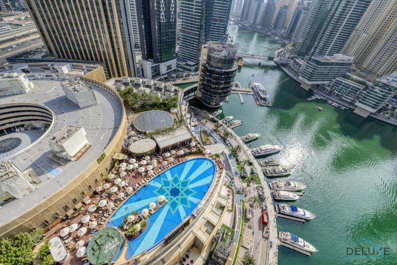 Upscale Studio at The Address Residences Dubai Marina by Deluxe Holiday Homes — отель с удобствами в Дубае