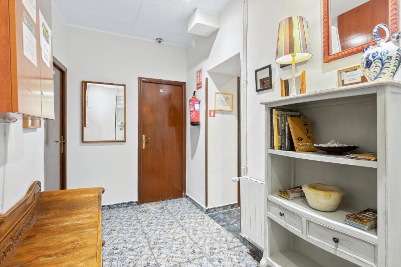 Hostal Santa Ana — отель в Барселоне, Испания