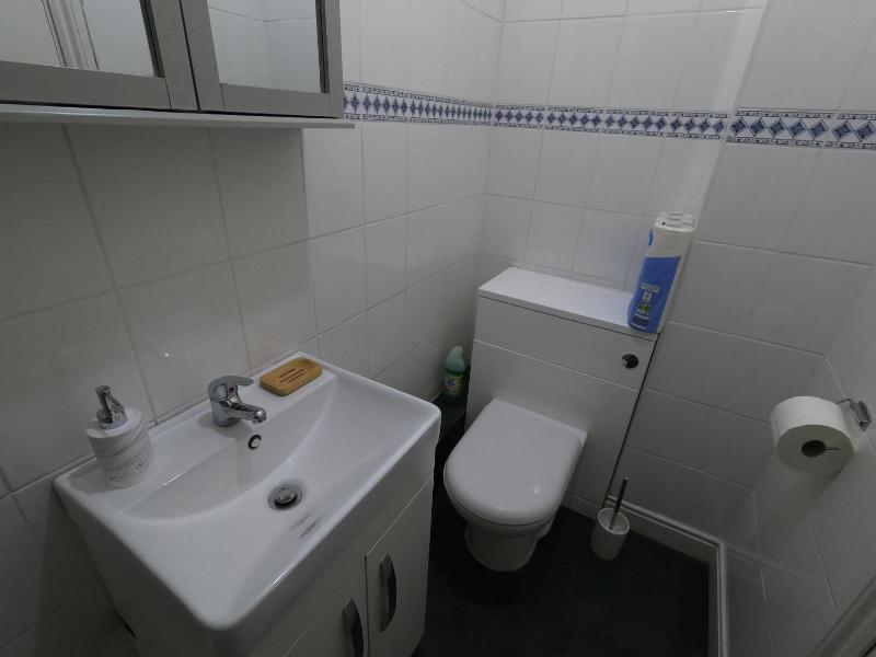 Upton Park - House — забронировать отель в Лондоне