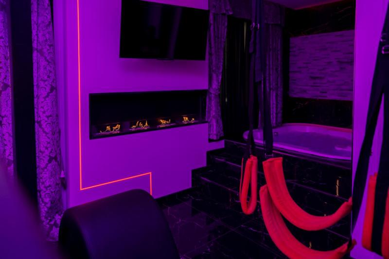 Suite Luxury BDSM — забронировать отель в Риме