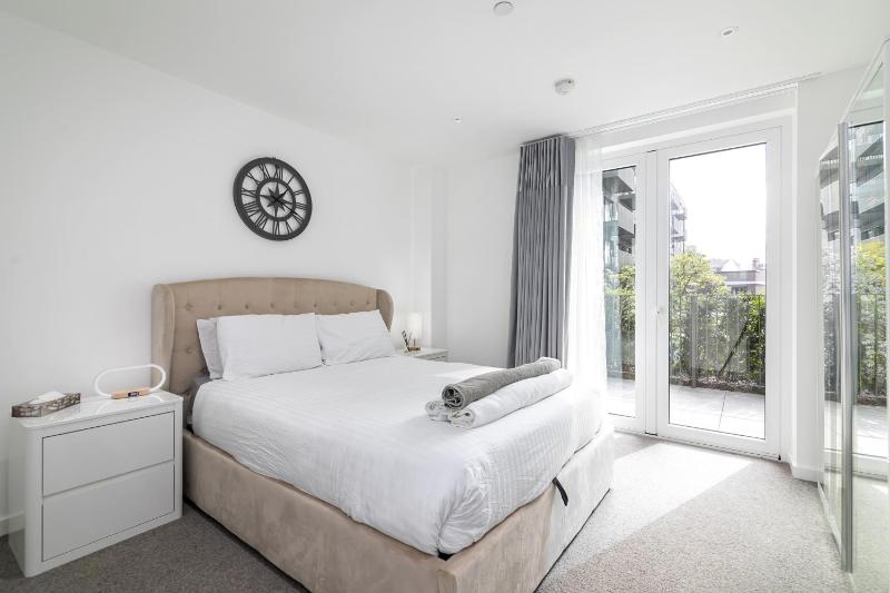 Luxury Spacious Flat with Communal Gardens and Parking 5 — отель в Лондоне, Соединенное Королевство