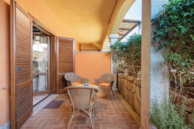 Casa Lucy a Olbia - Incantevole Appartamento con Terrazza