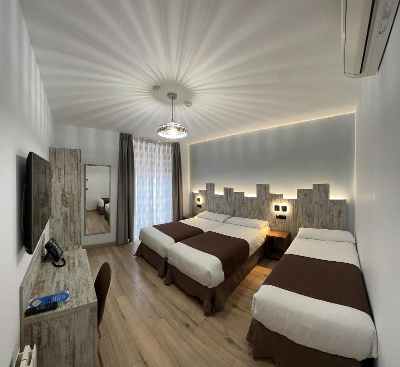 Hostal Anton Martin — отель с удобствами в Мадриде