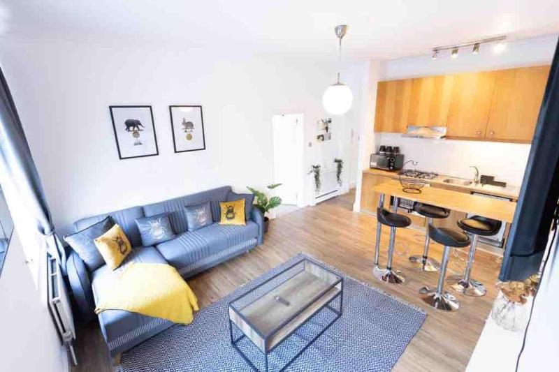 Lovely 2 bedroom apartment in Chelsea SW3 — забронировать отель в Лондоне