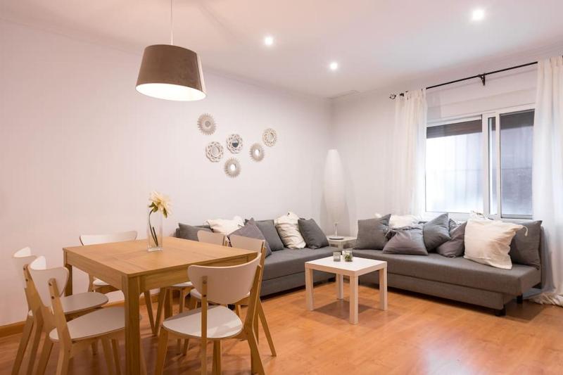 Alicante Apartamento Auditorio con Patio — комфортный отель в Аликанте