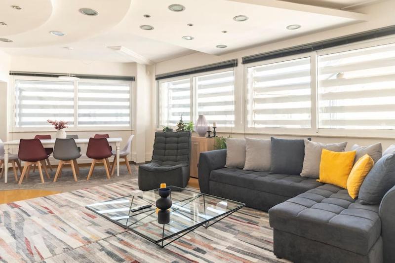 HighEnd 5BDR NewApt w/Breathtaking Acropolis View — комфортный отель в Афины