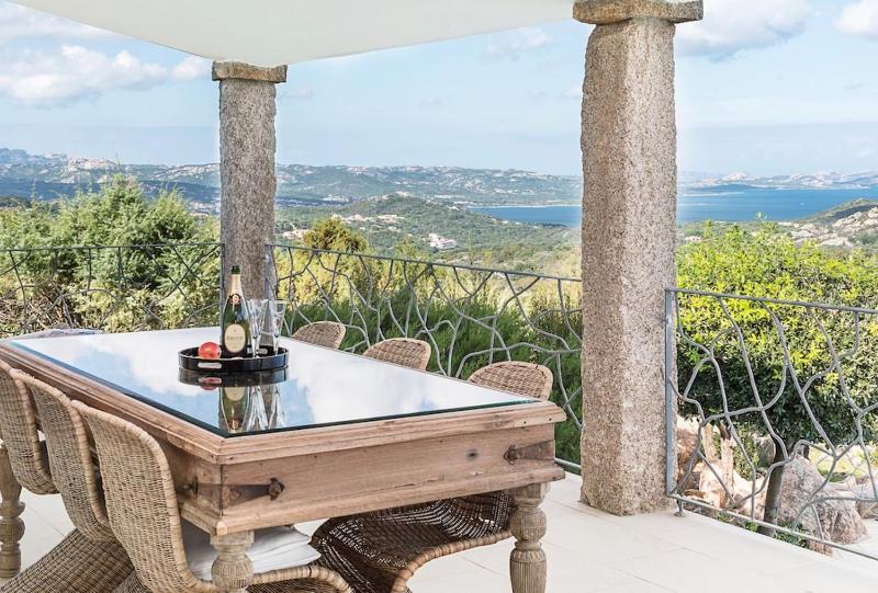 Smeralda Oasis ad Arzachena - Incantevole villa vista mare