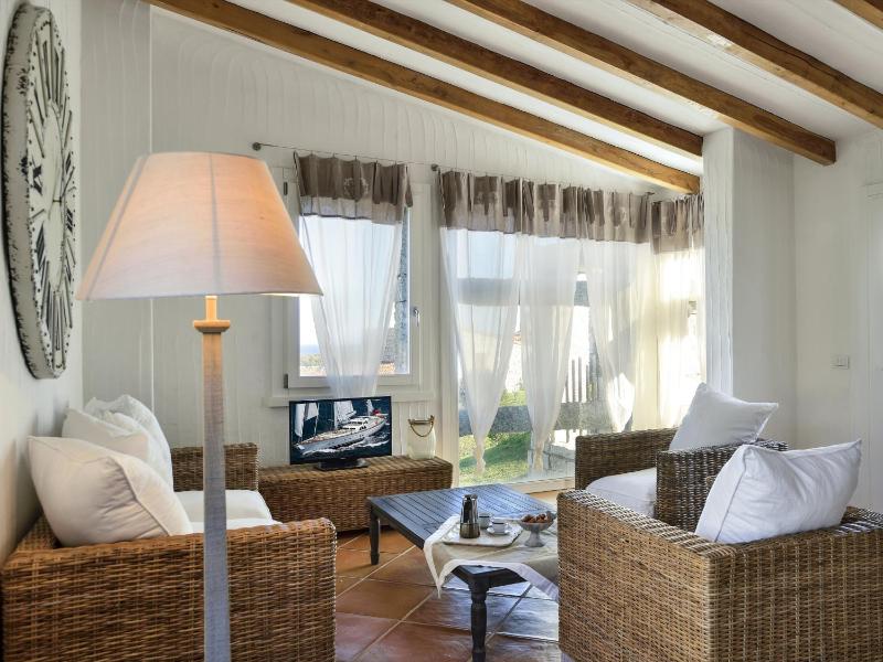 Case Li Conchi 3 a Castiadas - Villa di Lusso con Piscina