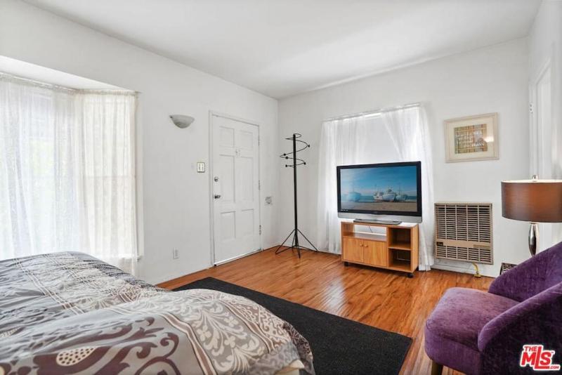 Lovely Studio Apartment located in Santa Monica A — отель с удобствами в Лос-Анджелесе