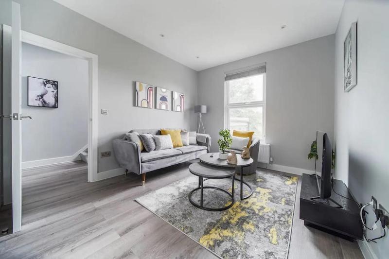 Stunning 3 Bed 3 Bath Townhouse In City Centre — отель в Лондоне, Соединенное Королевство