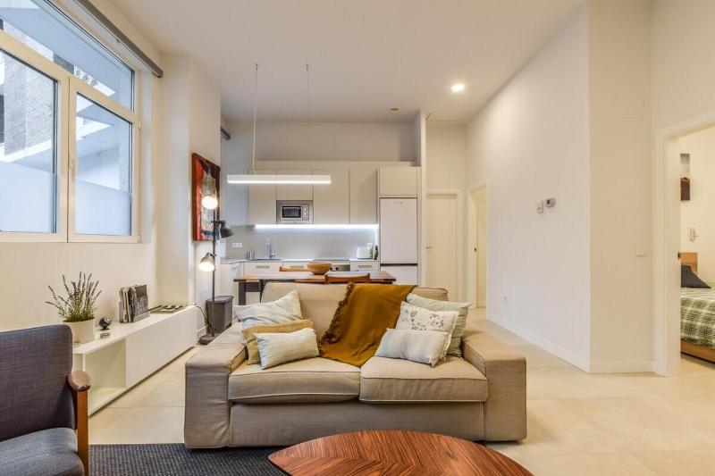 MyHouseSpain - Superb flat in Sanchinarro — отель с удобствами в Мадриде