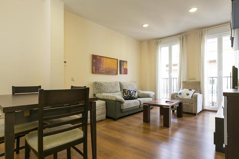 Apartments Center Madrid — отель с удобствами в Мадриде