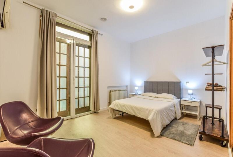 MyHouseSpain - Fuencarral and Gran Via — отель с удобствами в Мадриде