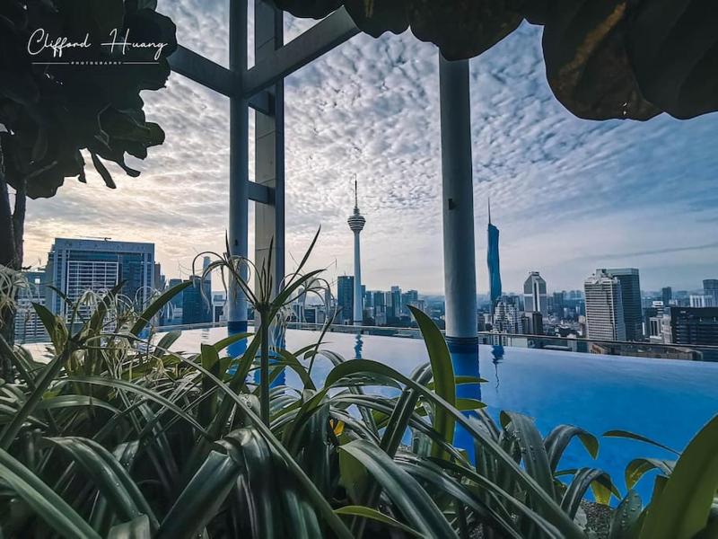 Klcc TRX Merdeka 118 Best Pool View near PWTC HKL IJN 32B — отель в Куала-Лумпуре, Малайзия