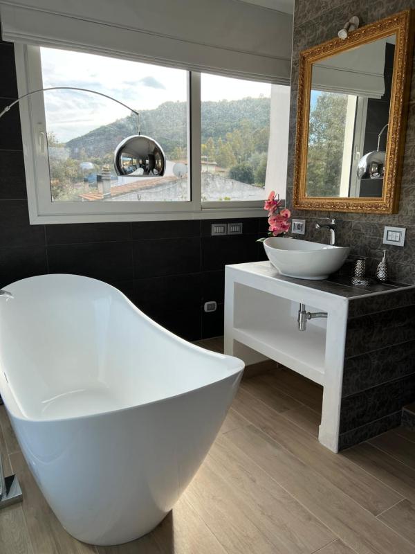 Maison27 a Budoni - Elegante B&B con giardino e terrazza