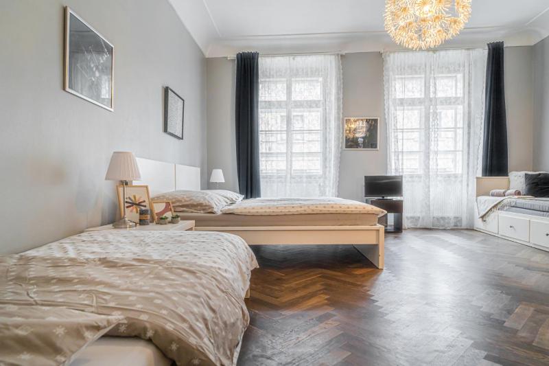 Bright Studio close to Charles Bridge and Prague Castle — комфортный отель в Праге
