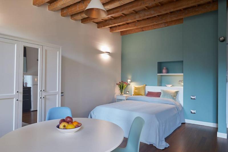 Цены на Lovely flat with park view в Милане
