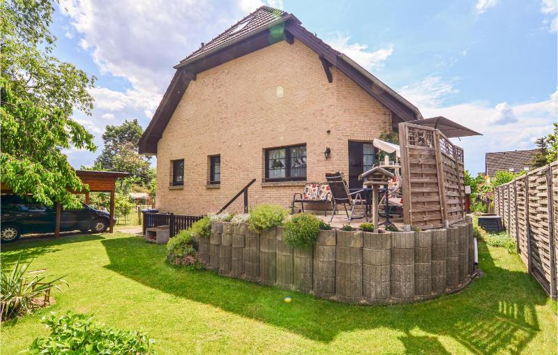 Gorgeous Apartment In Berlin-Bohnsdorf With Wifi 3 — отель в Берлине, Германия