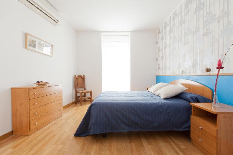 Hostal Montaloya — отель с удобствами в Мадриде