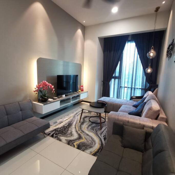 OPUS-KL-Merdeka118-KLCC-2-5pax-Netflix-InfinityPool-Balcony-Super Fast Internet — отель с удобным расположением в Куала-Лумпуре