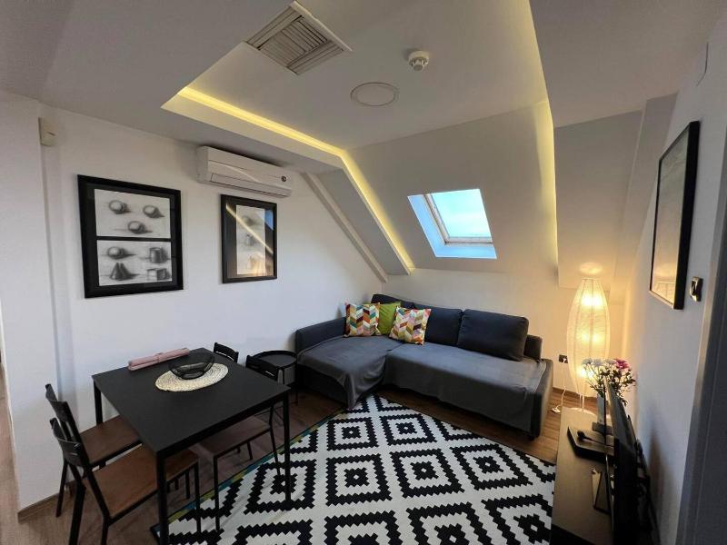 MAIN SQUARE Apartment — отель с удобствами в Белграде