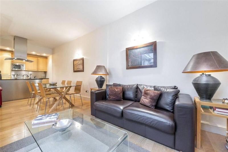 Luxurious serviced apt next to the City of London and Tower Bridge — забронировать отель в Лондоне