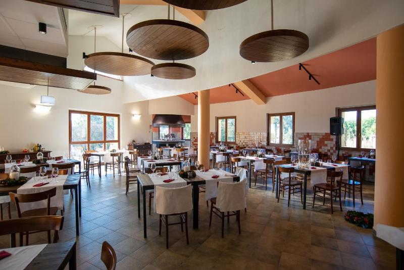 S'ena Hotel ad Arbus - Elegante oasi nel verde