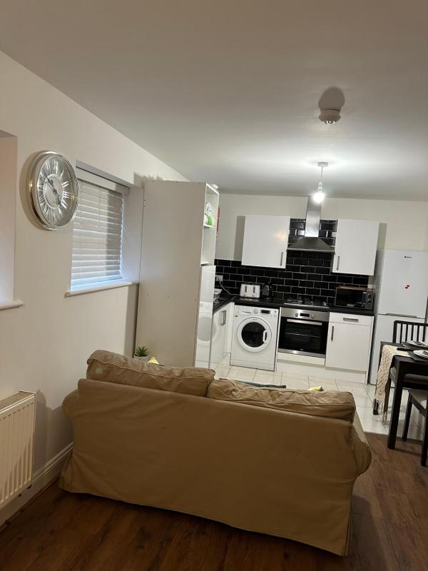 Beautiful Hoe Street Dream Ground Floor one bedroom apartment — забронировать отель в Лондоне
