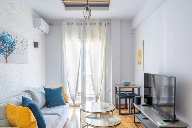 Apartment in the heart of Koukaki near Acropolis — забронировать отель в Афины