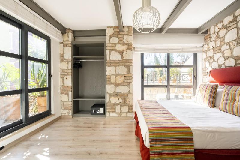 Цены на Pleasant Flat near Hadrians Gate в Анталье