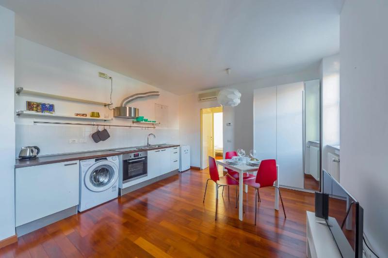 Cozy Flat 500m from Affori FN! — отель с удобствами в Милане