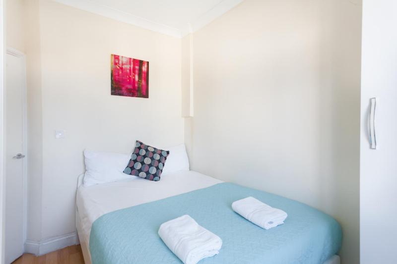 Comfortable Budget Apartment Next To Eurostar International - Kings Cross & Euston Station — отель с удобным расположением в Лондоне