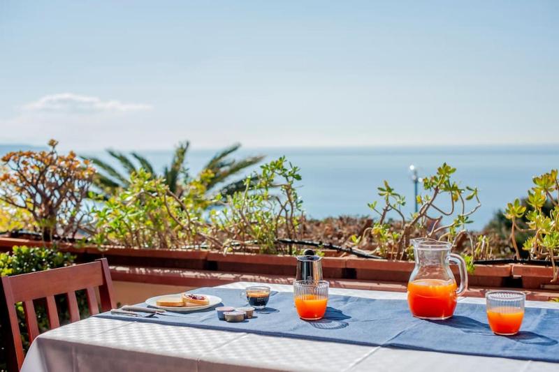 Panoramic View a Funtana Meiga - Appartamento sul Mare
