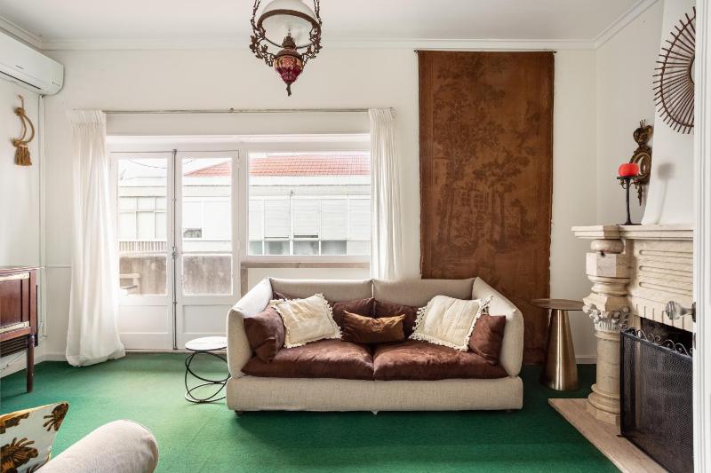Цены на ALTIDO Vintage flat with terrace в Лиссабоне