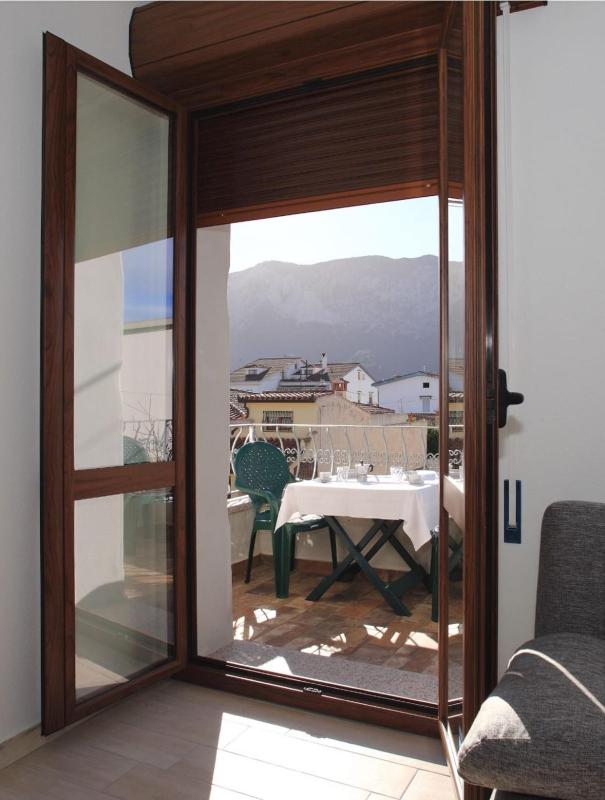 Casa vacanze Irgoli - Autentico soggiorno con vista montagne