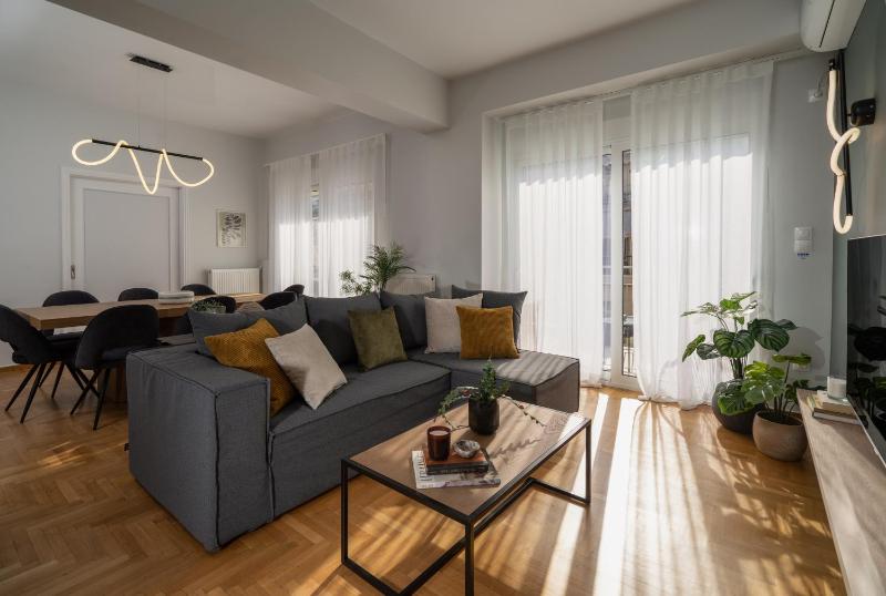 Deluxe 4 Bedrooms Apartment in Athens Center — отзывы гостей и цены